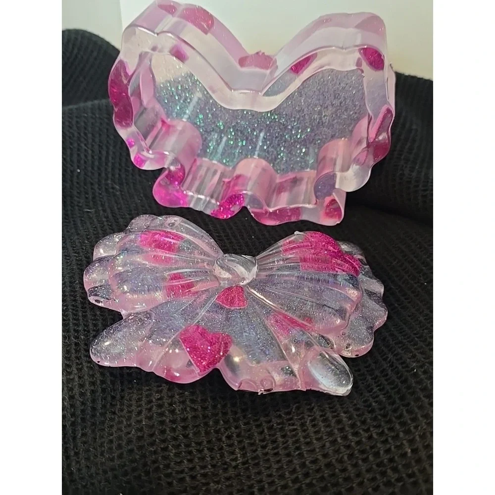 Handmade Resin Bow‎ Shaped Trinket Box With Lid Pink With Hearts. 770